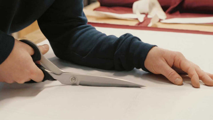 Gestion couture MTL | Service complet de dessin de patrons; développement de patronage, numérisation, gradation, placement, coupe et confection d’échantillons, formation et consultation destinés aux professionnels et entreprises. Gradation patronage